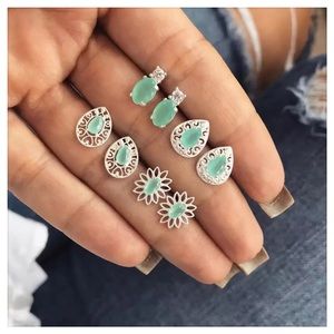 🍁JUST ARRIVED🍁 Dainty Classy Turquoise Studs Set